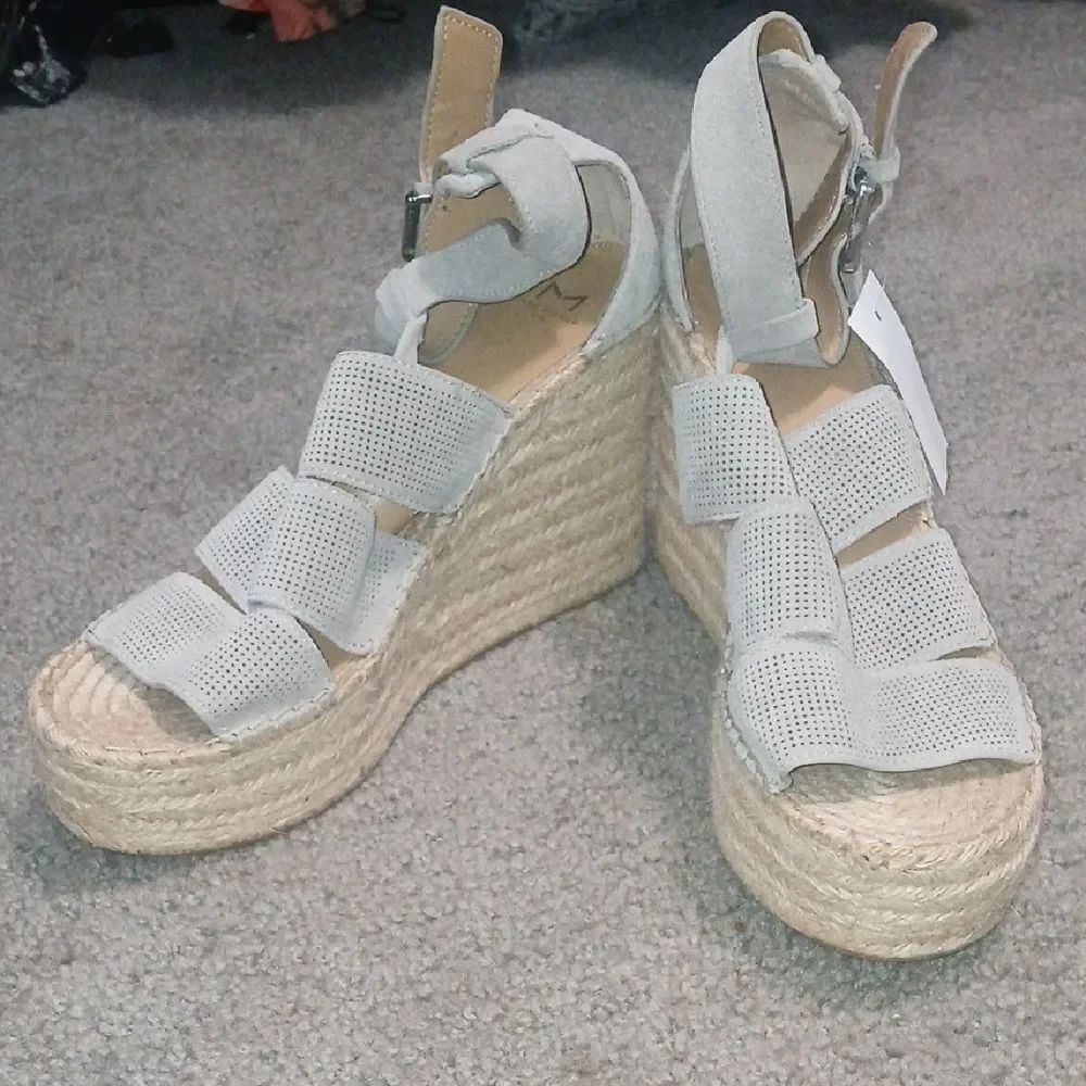 Marc Fisher Mladore Perforated Leather Espadrille Wedge Sandals Size 11 NWT